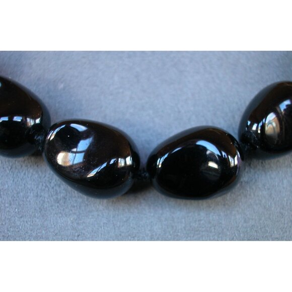 Chunky Black Bead Necklace With Lobster Clasp Closure - Picture 3 of 4